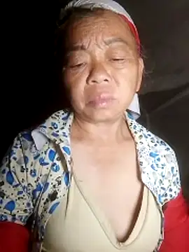 Snapshot of VangLe73 chatting on 15, 10, 2025 VangLe73 online show from 15, 10, 2025