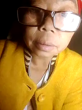 Snapshot of VangLe73 chatting on 21, 10, 2025 VangLe73 online show from 21, 10, 2025