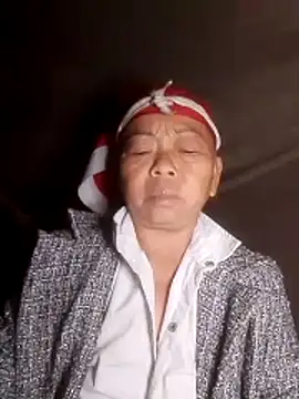 Snapshot of VangLe73 chatting on 22, 10, 2025 VangLe73 online show from 22, 10, 2025