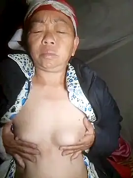 Snapshot of VangLe73 chatting on 27, 10, 2025 VangLe73 online show from 27, 10, 2025