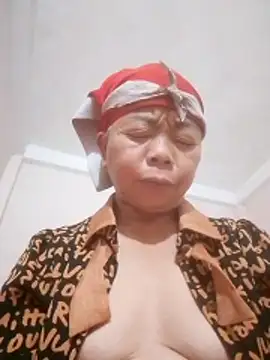 Snapshot of VangLe73 chatting on 15, 11, 2025 VangLe73 online show from 15, 11, 2025