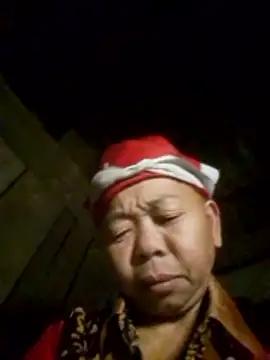 Snapshot of VangLe73 chatting on 17, 11, 2025 VangLe73 online show from 17, 11, 2025