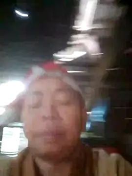 Snapshot of VangLe73 chatting on 19, 11, 2025 VangLe73 online show from 19, 11, 2025