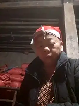 Snapshot of VangLe73 chatting on 23, 11, 2025 VangLe73 online show from 23, 11, 2025