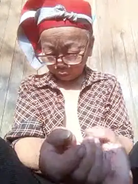 Snapshot of VangLe73 chatting on 24, 11, 2025 VangLe73 online show from 24, 11, 2025