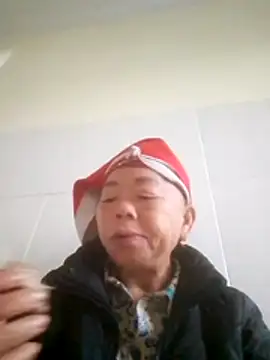 Snapshot of VangLe73 chatting on 17, 12, 2025 VangLe73 online show from 17, 12, 2025