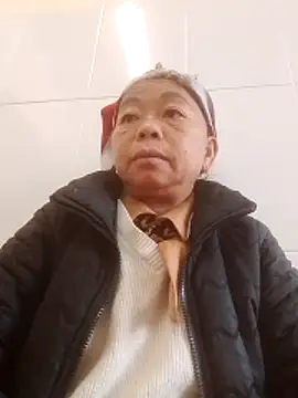 Snapshot of VangLe73 chatting on 18, 12, 2025 VangLe73 online show from 18, 12, 2025