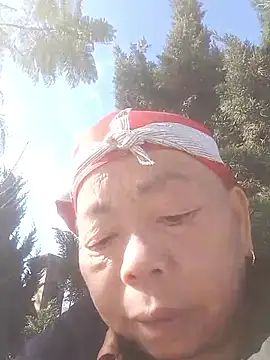 Snapshot of VangLe73 chatting on 19, 12, 2025 VangLe73 online show from 19, 12, 2025