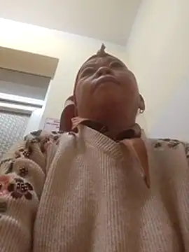 Snapshot of VangLe73 chatting on 19, 12, 2025 VangLe73 online show from 19, 12, 2025