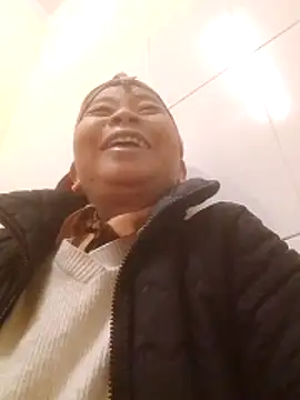 Snapshot of VangLe73 chatting on 20, 12, 2025 VangLe73 online show from 20, 12, 2025