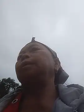 Snapshot of VangLe73 chatting on 8, 3, 2026 VangLe73 online show from 8, 3, 2026