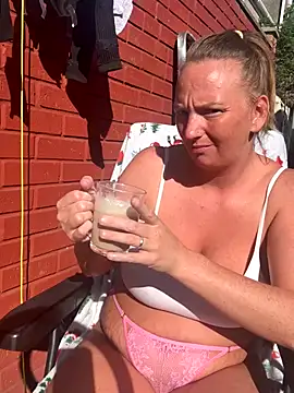 JustYourNormalCouple online show from 30, 9, 2025