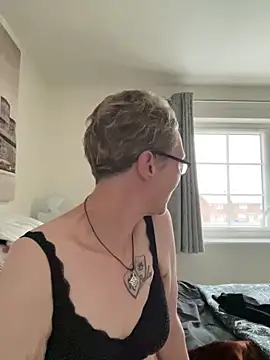 Curvy-Jinx online show from 19, 11, 2025