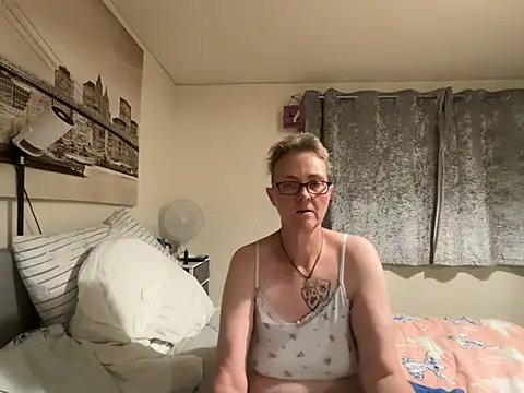 Curvy-Jinx online show from 7, 7, 2026