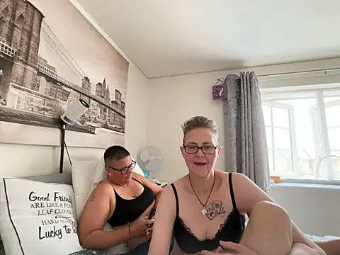 Curvy-Jinx online show from 21, 7, 2026