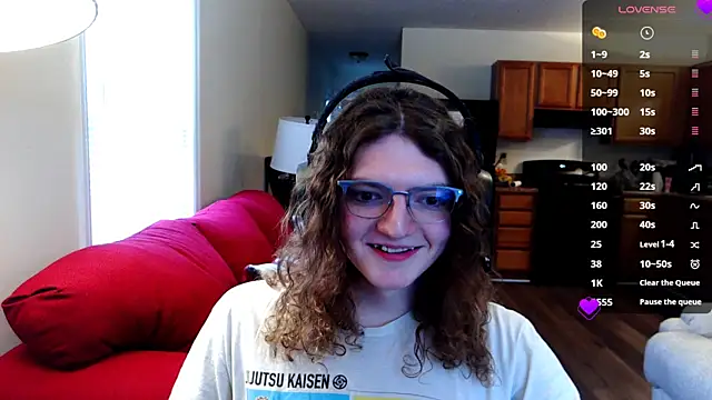 KayKumm online show from 7, 10, 2025