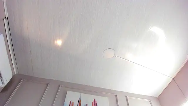 Snapshot of mia_kisses2 chatting on 16, 12, 2025 mia kisses2 online show from 16, 12, 2025