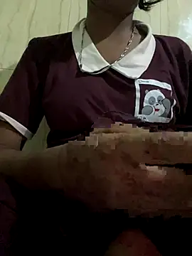 Snapshot of sakshi5533 chatting on 14, 10, 2025 sakshi5533 online show from 14, 10, 2025