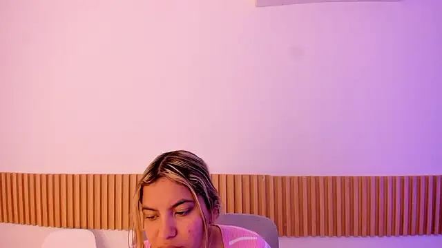 OliviaSweett online show from 2, 2, 2026