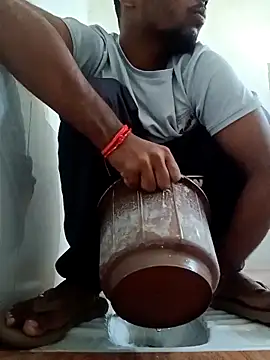 Snapshot of monubigcoock chatting on 17, 11, 2025 monubigcoock online show from 17, 11, 2025