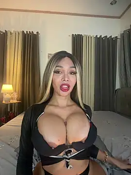 Snapshot of Monstercockgoddessx chatting on 23, 5, 2026 Monstercockgoddessx online show from 23, 5, 2026