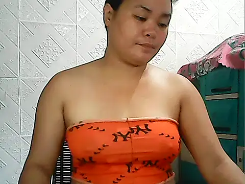 CreamyPussy4uxx online show from 28, 4, 2026