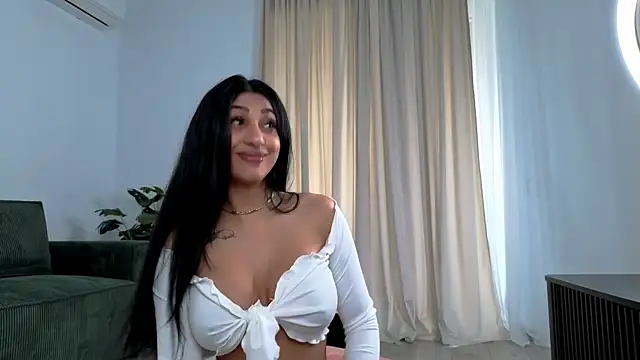 Snapshot of EmaHallee chatting on 21, 7, 2026 EmaHallee online show from 21, 7, 2026