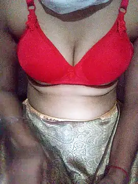 Snapshot of LAKSHMI_B chatting on 18, 9, 2025 LAKSHMI B online show from 18, 9, 2025