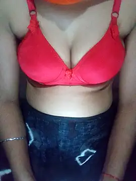 Snapshot of LAKSHMI_B chatting on 23, 9, 2025 LAKSHMI B online show from 23, 9, 2025