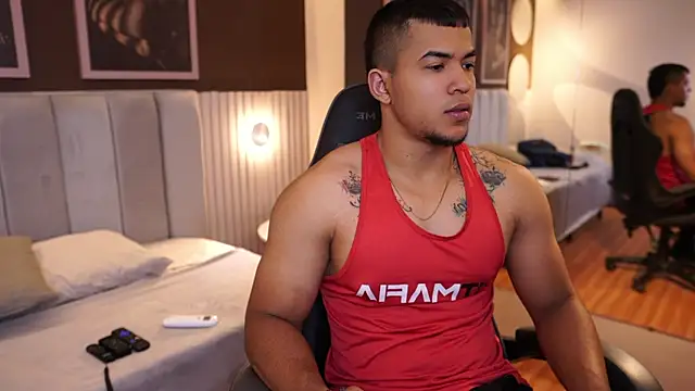 Snapshot of Thiago_Valente chatting on 4, 10, 2025 Thiago Valente online show from 4, 10, 2025