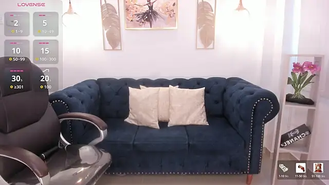 July Adams online show from 26, 7, 2026