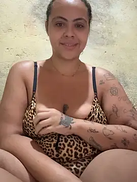 Chloe Leaozinho online show from 6, 4, 2026