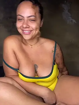 Chloe Leaozinho online show from 3, 5, 2026