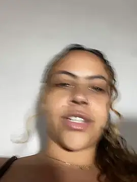 Chloe Leaozinho online show from 29, 7, 2026