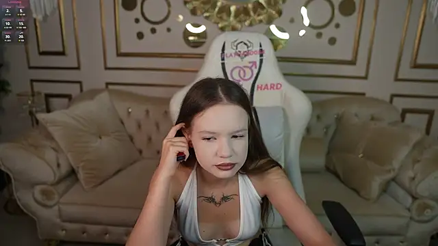 Claire Dreams online show from 11, 9, 2025