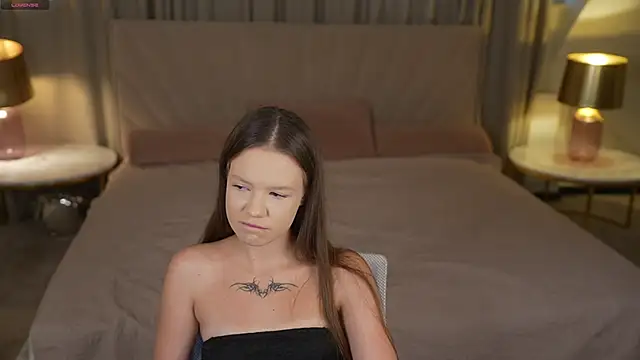 Claire Dreams online show from 8, 10, 2025