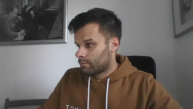 Snapshot of FROCETTO93 chatting on 31, 10, 2025 FROCETTO93 online show from 31, 10, 2025