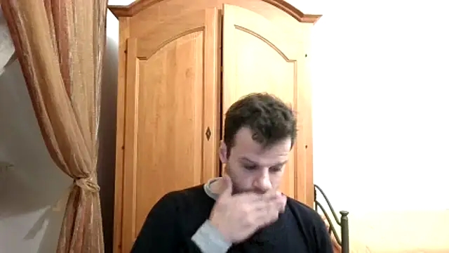 Snapshot of FROCETTO93 chatting on 17, 11, 2025 FROCETTO93 online show from 17, 11, 2025