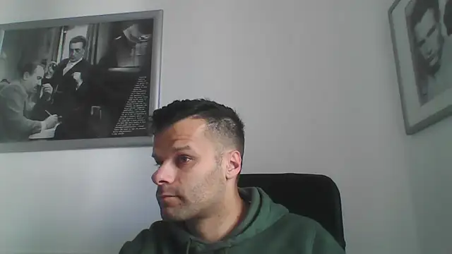 Snapshot of FROCETTO93 chatting on 28, 4, 2026 FROCETTO93 online show from 28, 4, 2026