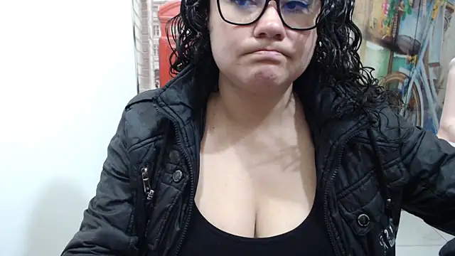 Snapshot of greeneyes_nurse chatting on 11, 9, 2025 greeneyes nurse online show from 11, 9, 2025