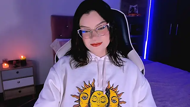 OphelianaRose33 online show from 21, 9, 2025