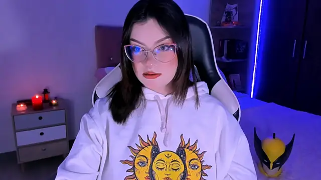 OphelianaRose33 online show from 25, 11, 2025