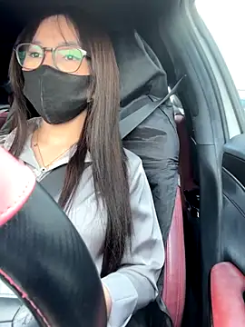 Snapshot of Linh_2004 chatting on 8, 10, 2025 Linh 2004 online show from 8, 10, 2025