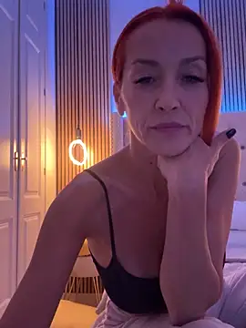 Snapshot of MikaelaBloom chatting on 15, 11, 2025 MikaelaBloom online show from 15, 11, 2025