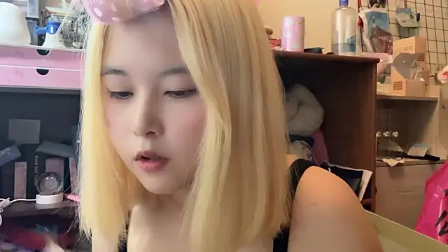 luna51888 online show from 9, 9, 2025