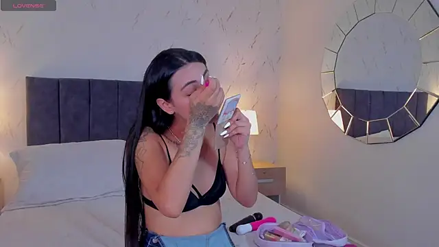 Emilly Beaumont online show from 6, 7, 2026
