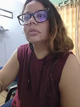 Snapshot of saenz_eymi chatting on 29, 6, 2026 saenz eymi online show from 29, 6, 2026
