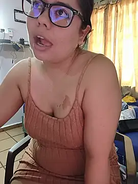 Snapshot of saenz_eymi chatting on 31, 7, 2026 saenz eymi online show from 31, 7, 2026