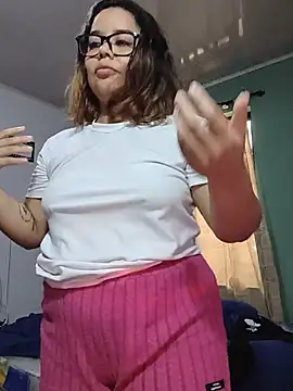 Snapshot of saenz_eymi chatting on 7, 8, 2026 saenz eymi online show from 7, 8, 2026