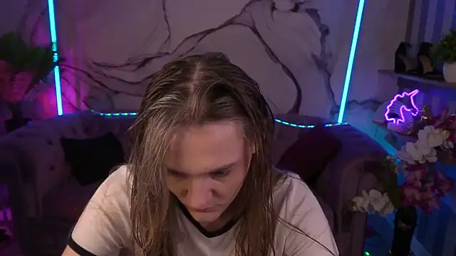 DiamondGoldie online show from 18, 9, 2025